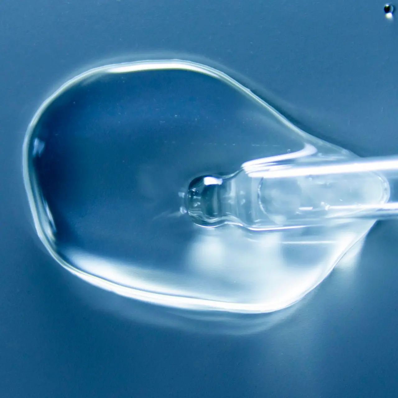 Eine Pipette in Öl